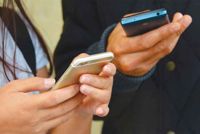 The Bangko Sentral ng Pilipinas has been pushing for the SIM registration bill which is meant to curb SMS-linked crimes, bank fraud and text scams. ABS-CBN NEWS PHOTO