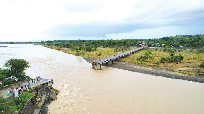 Tropical Storm “Paeng” damaged the Paliwan Bridge in Barangay Cubay North, Bugasong, Antique. The bridge is impassable. PROVINCE OF ANTIQUE FACEBOOK PAGE PHOTO