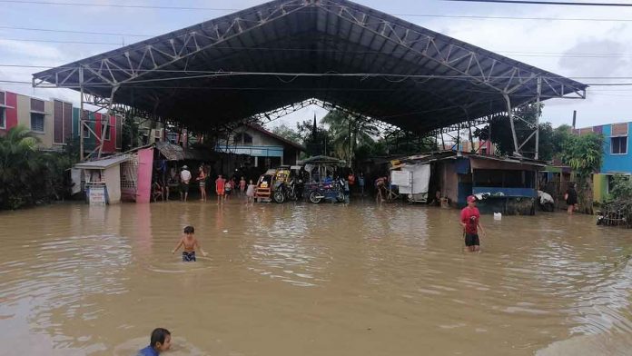 Residents of Barangay Cabugao O’este in Panay, Capiz still experienced the aftermath of the flooding brought by Tropical Storm “Paeng,” on Sunday morning, Oct. 30. DRRMO CAPIZ FB