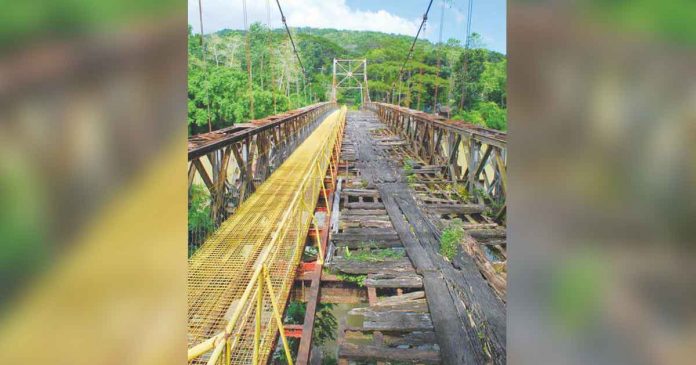 Gov. Arthur Defensor Jr. says he tried to find ways to include the hanging bridge in Barangay Moroboro, Dingle, Iloilo in this year’s fund because it has been a long-time concern of the residents in the area. BALITA HALIN SA KAPITOLYO/FB PHOTO