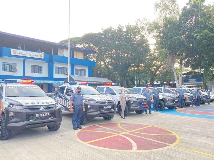 The Bacolod City Government turns over six new patrol cars to the Bacolod City Police Office on Oct. 21, 2022. AKSYON RADYO BACOLOD PHOTO