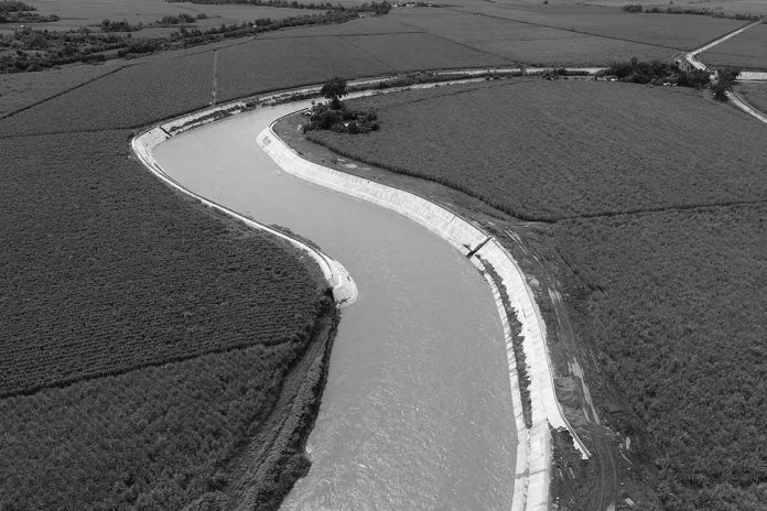 The protection structures along the left and right banks of the Binalbagan River strengthened the riverbank to prevent flooding which may damage properties and agricultural lands along the river. DPWH PHOTO