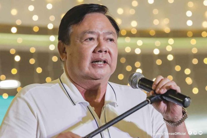 Iloilo City mayor Jerry Treñas leads the opening of the Iloilo Arts Festival at the SM City Main Mall Event Center on Oct. 5. The festival, which is now on its second year, aims to bring art closer to the public and support local artists. JERRY TREÑAS/FB PHOTO