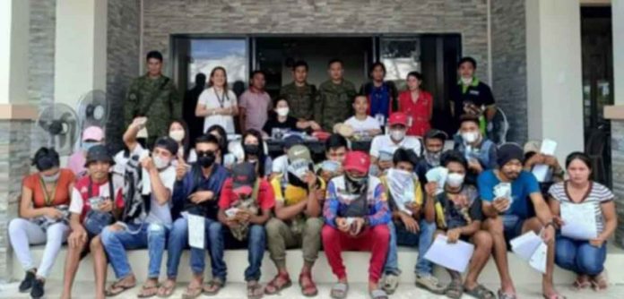 A total of 25 former Communist Party of the Philippines-New People’s Army rebels received PHP250,000 in additional cash and educational assistance from the Himamaylan city government in Negros Occidental. The recipients were former combatants and Yunit Militia members who surrendered last July. HIMAMAYLAN CSWDO PHOTO