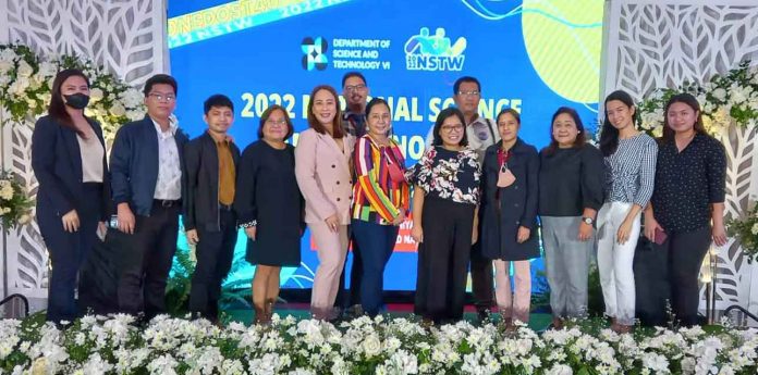 The Department of Science and Technology Region 6 (DOST-6), during this year’s celebration of the National Science and Technology Week in Western Visayas, recognizes its media partners. Among these is Glenda Tayona (4th from right) of Panay News.