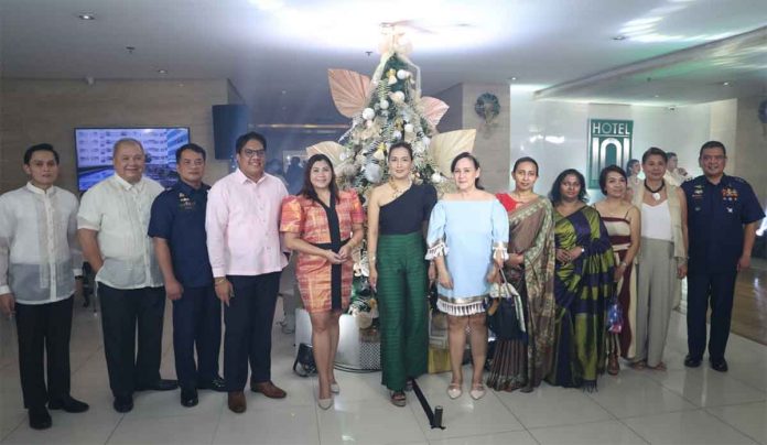 (L-R: Hotel 101 – Manila Hotel Manager Ryann Dimayuga, PATA president Bob Zozobrado, PCG Deputy Commandant for Administration CG RADM Ronnie Gil Gavan, Pasay City Mayor’s Chief of Staff Atty. Peter Pardo, DOT NCR Regional Director Sharlene Zabala-Batin, Hotel 101 Group General Manager Gel Gomez, Carousel Productions EVP Lorraine Schuck , Embassy of Sri Lanka Consular Officer Chathuri Kalpana, Embassy of Sri Lanka Attache Nilmini Deepika Weerasinghe, PTAA’s Cynthia Lirio, CORAL Movement’s Michele Tañada, and PCG Deputy Commandant for Operations CG VADM Rolando Lizor Punzalan)