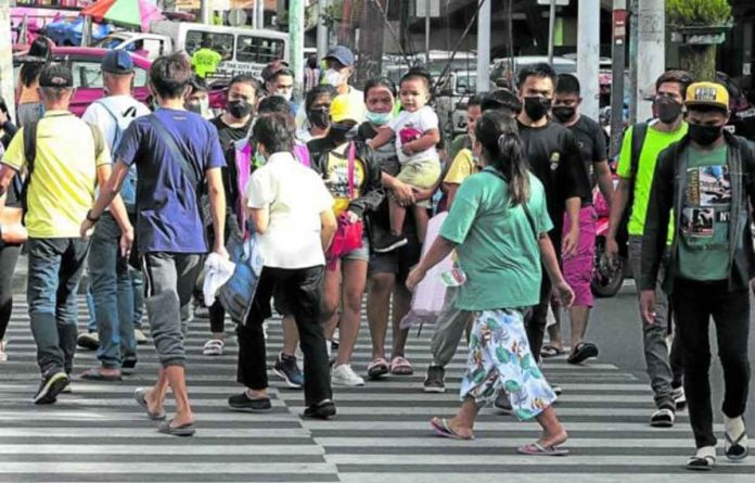 GET MOVING. Now that mobility restrictions have been eased in the country, Filipinos will have more time to do physical activities to benefit their health. A government nutrition survey showed that cases of obesity rose during the height of the pandemic. FILE PHOTO BY GRIG C. MONTEGRANDE / PHILIPPINE DAILY INQUIRER