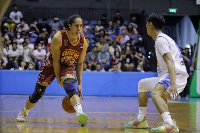 Davao Occidental Tigers’ Kyt Jimenez dribbles the ball as he tries to attack a Boracay Islanders defender. PSL PHOTO