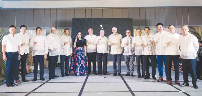 Senior Group General Manager Andrea Mastellone (6th from right) and the other properties’ general managers were joined onstage for a toast by Fernando Zobel de Ayala (7th from right); Junie Jalandoni (left), chairman of Ayala Land Hotels and Resorts Corp. (AHRC); Al Legaspi, AHRC director (5th from left); and Javier Hernandez, AHRC president and CEO (right) during Seda Hotels’ anniversary event in its flagship hotel, Seda BGC.