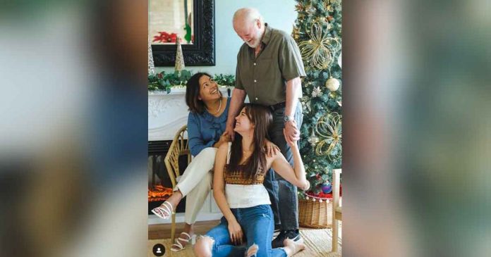 Catriona Gray is grateful to be spending the holidays with her parents, Ian Gray and Normita Magnayon, in Australia.