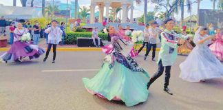 Roxas City brings back the face-to-face celebration of the Sinadya Festival. PIA CAPIZ PHOTO