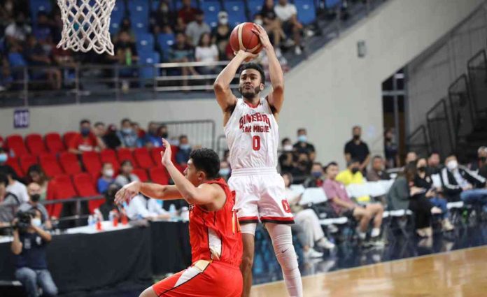 Barangay Ginebra San Miguel Kings’ Jeremiah Gray pulls up for a basket as NorthPort Batang Pier’s Kevin Ferrer was in front of him. PBA PHOTO