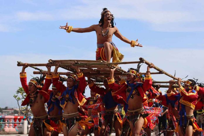 Spectators were all praises for the performances of the eight competing festivals in the Kasadyahan sa Kabanwahanan competition of the recent Dinagyang Festival 2023. JADE DEQUINA PHOTO