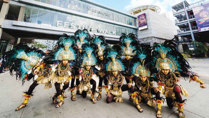 Dinagyang warriors from the Iloilo Artists Festival Association conduct final rehearsals at Festive Walk Iloilo in preparation for today’s Dinagyang festivities. The 72-hectare Iloilo Business Park township in Mandurriao district is hosting the grandest and most exciting events of the Dinagyang Festival 2023 including the finale of the Dinagyang ILOMINATION Showdown, Dinagyang Floats Parade of Lights, the Grand Fireworks Display, and the Dinagyang Music Festival from Jan. 21 to 22.