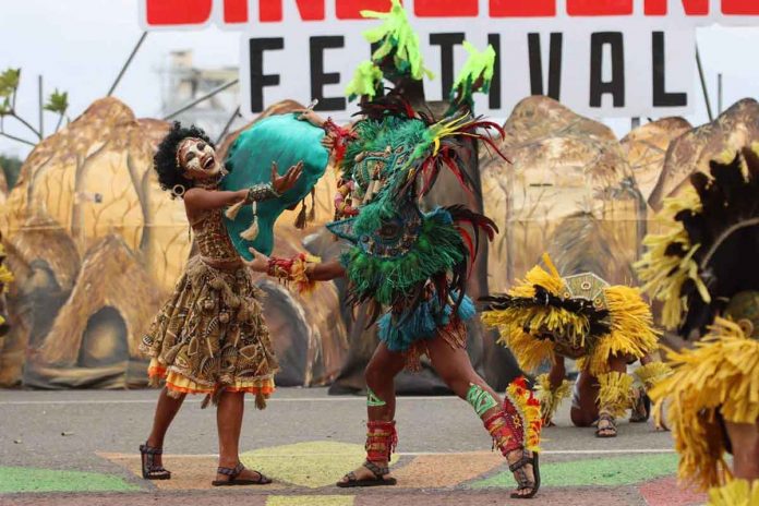 Tribu Parianon of Molo, Iloilo City is the grand champion of the Dagyang sa Barangay competition, besting seven other tribes. ILOILO CITY MAYOR’S OFFICE PHOTO