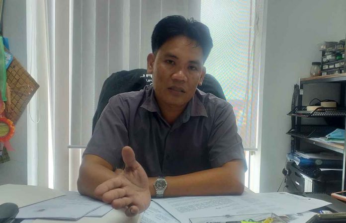 The Iloilo Provincial Veterinary Office headed by Dr. Darel Tabuada is currently monitoring two towns from the fourth and fifth districts of the province for suspected African Swine Fever cases.