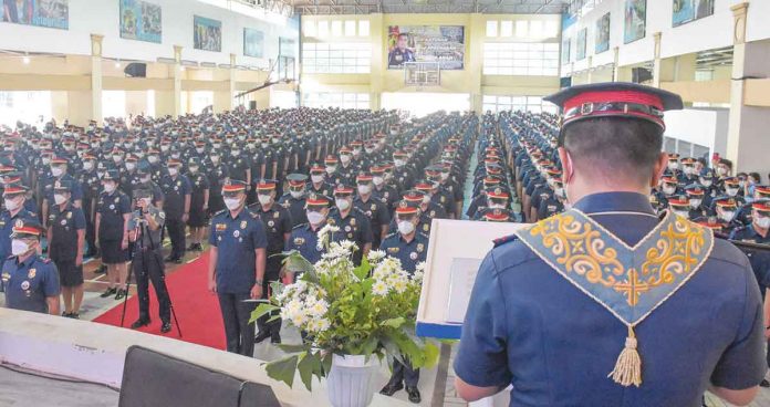 Three thousand three hundred thirty-three newly promoted police personnel in Region 6 took their oath at Camp Martin Delgado, Iloilo City, on Tuesday. PROSIX RPIO PHOTO