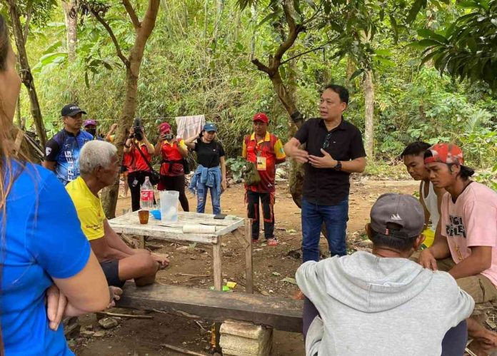 The Provincial Bantay Dagat of Capiz, or Task Force Yuhum intensifies its house-to-house campaign to end illegal fishing activities. PIA CAPIZ