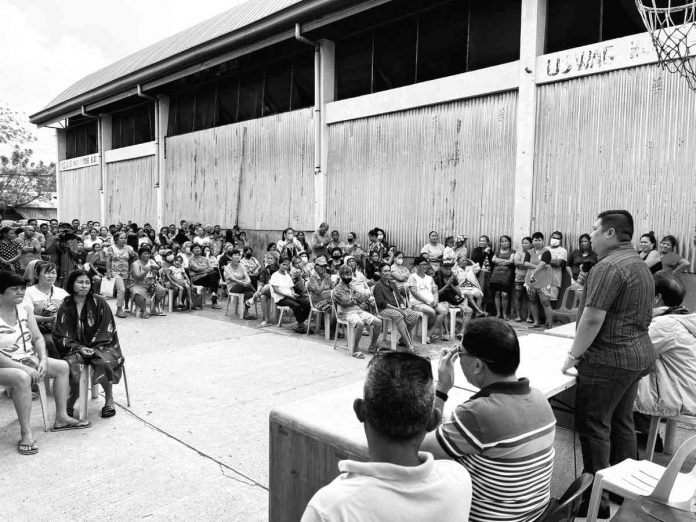 Barangay Captain Karl John Lapascua of San Pedro, Molo, Iloilo City led the recent barangay general assembly. The residents were briefed about the illegal act of selling of rights and houses at the property of the city government as well as their impending relocation.