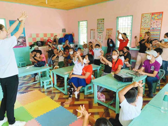 Barotac Viejo, Iloilo’s Municipal Health Office conducts a health advocacy drive on hand-foot-and-mouth disease in barangays San Lucas and Nueva Sevilla. BAROTAC VIEJO MHO PHOTO