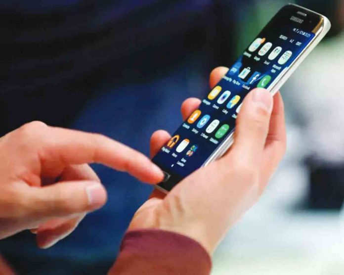 Twenty-eight percent more mobile users availed themselves of mobile porting, or transfer of mobile number from different service provider, in January. GADGETSNOW.COM PHOTO