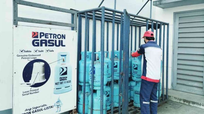 Petron Corp. rolled back on Wednesday, March 1, the prices of liquefied petroleum gas by P3.50 per kilogram. PN PHOTO