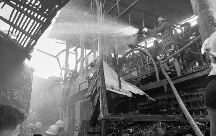 Eight houses were totally damaged and three were partially burned by a fire in Barangay Muelle Loney, City Proper, Iloilo City on Wednesday afternoon, March 29. AJ PALCULLO/PN