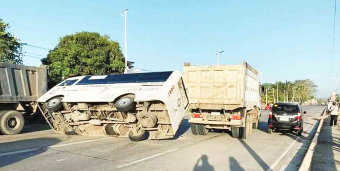 Twelve individuals were injured when a modernized jeepney turned on its side in San Miguel, Iloilo on Saturday, March 11. RMN ILOILO 774 FACEBOOK