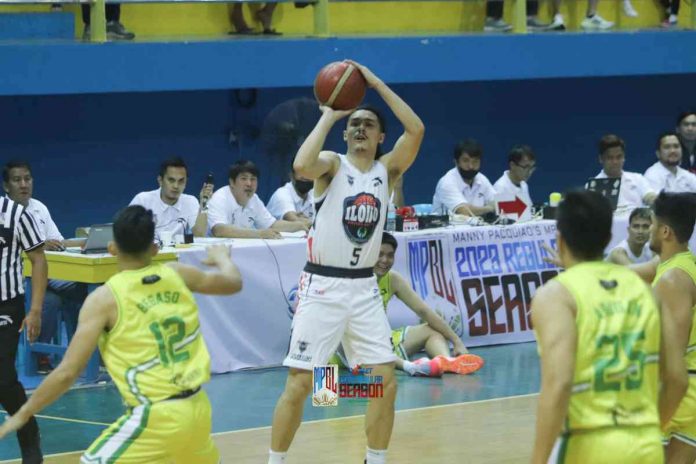 Filipino-Canadian guard Noah Korovesi of the Iloilo United Royals-Cocolife goes for a three-point attempt after being left wide open by the defense. MPBL PHOTO