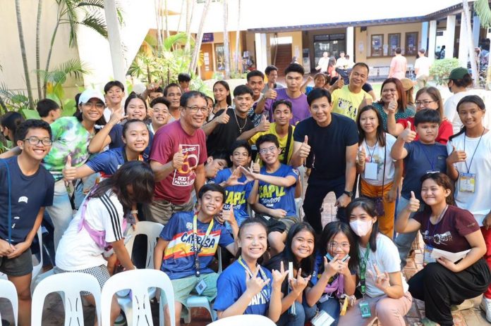 Roxas City, headed by Mayor Ronnie Dadivas (second row, fourth from right), sends off 145 athletes to represent Capiz province for the upcoming Western Visayas Regional Athletic Association Meet. RONNIE DADIVAS FACEBOOK PHOTO