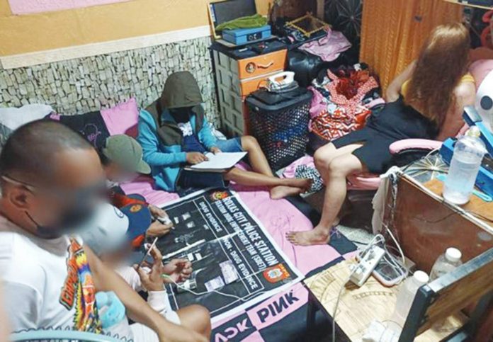 Four plastic sachets and one knot-tied plastic sachet of suspected shabu were recovered from drug suspect Richard “Cherry Ferrer” Ferrer in a drug buy-bust operation in Roxas City on March 30. Roxas City Police Station photo