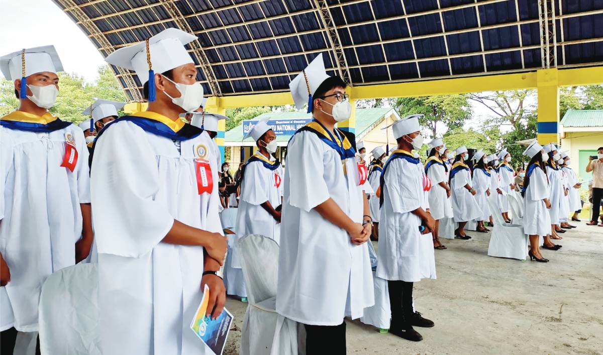 GRAD RITES BACK TO NORMAL; Wearing of facemask, distancing now optional