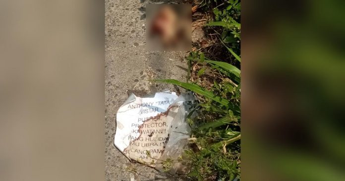 A severed hand was found in Barangay Bata, Bacolod City on Monday, April 17. It came with a cop’s name and the inscription “Pusher, Protector, Kawatan, Pang Huldap Imo Ubra, Bulang Pa More Ah!”. RADYO BANDERA-NEGROS PHOTO