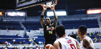 TNT Tropang Giga’s Rondae Hollis-Jefferson scores on a two-handed dunk. PBA PHOTO