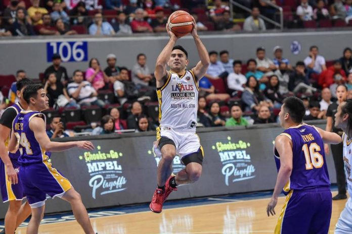 Actor Gerald Anderson has signed up with Iloilo United Royals-Cocolife in the 2023 MPBL Season. MPBL FILE PHOTO