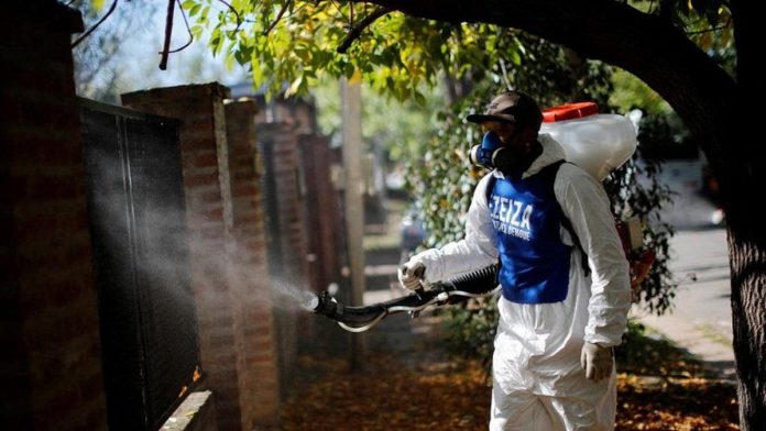 Fumigation aims to stop the spread of dengue in the Argentinian capital Buenos Aires. REUTERS