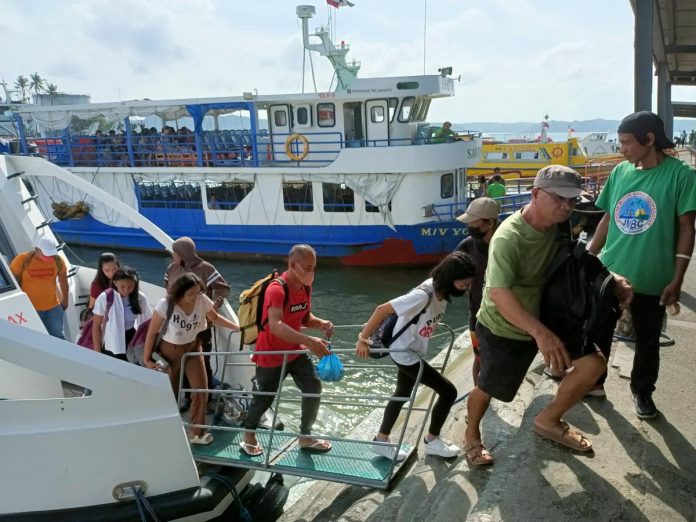 Sea vessel operators may extend their operating hours from Guimaras to Iloilo City and vice versa during weekends leading to the Manggahan Festival 2023 celebration highlight on May 22. AJ PALCULLO/PN