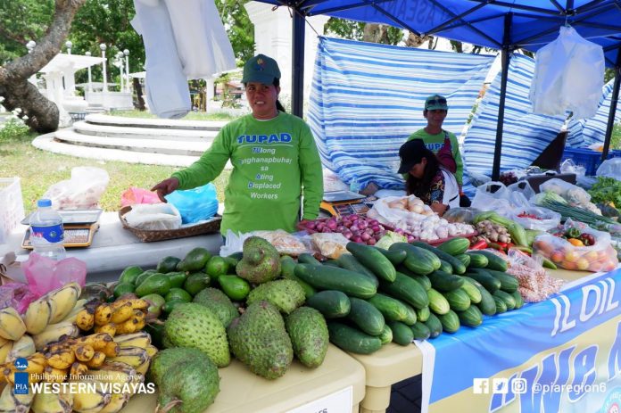 The Department of Labor and Employment in Region 6 opened the Kadiwa ng Pangulo Para sa Manggagawa on April 25 at the Molo Plaza in Iloilo City. Kadiwa stores enable farmers to sell directly to consumers and remove market layers to make agri-fishery products accessible at affordable prices. PHILIPPINE INFORMATION AGENCY REGION 6 PHOTO