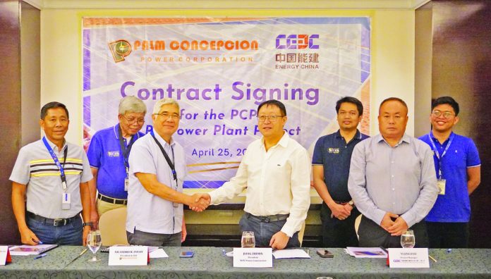 (From left) Sealing the solar farm deal are the Palm Concepcion Power Corporation (PCPC) and Northeast No. 1 Electric Power Construction Co. Ltd. (NEPC) officials led by PCPC Chief Operating Officer Winifredo Pangilinan; PCPC Senior Vice President, Technical Advisor Edwin Ladignon; PCPC President and CEO Nicandro Fucoy; NEPC Power Construction Corp. President Jiang Zhimin; PCPC Vice President for Business Development and Market Operations John Alfonso Miras; NEPC Project Manager Yi Jingyou; and PCPC Assistant Manager for Business Development Kenneth Jorigue.