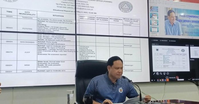 Gov. Arthur Defensor Jr. presents the initial effects of heavy rains brought by a low-pressure area and an inter-tropical convergence zone in Iloilo on Thursday, May 4. PNA PHOTO BY PGLENA