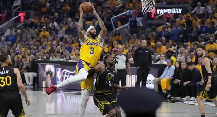 Nothing can stop Los Angeles Lakers’ Anthony Davis to score a point. AP