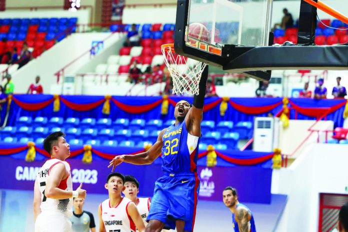 Justin Brownlee caught fire in the endgame to tow Gilas Pilipinas to a semifinals victory over Indonesia in the 32nd Southeast Asian Games. PHOTO COURTESY OF PHILIPPINE MEDIA POOL