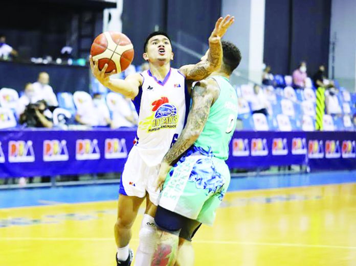 Jiovani Jalalon of the Magnolia Chicken Timplados Hotshots gets P100,000 fine for ligang labas. PBA PHOTO