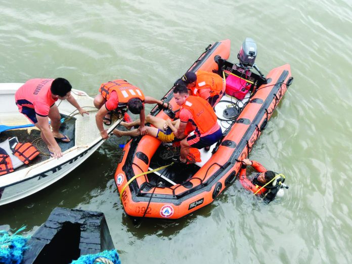 The fastcraft company will shoulder the burial expenses of its apprentice who drowned while saving two others in Lapuz, Iloilo City on June 1. PCG ILOILO PHOTO