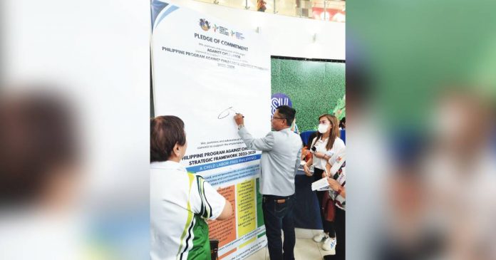 On June 12, the Department of Labor and Employment - Region 6 marked the 2023 World Day Against Child Labor. Regional Director Sixto Rodriguez Jr. led the signing of the “pledge of commitment” to combat child labor and uphold children’s rights. PHOTO FROM DOLE REGION 6 FACEBOOK PAGE