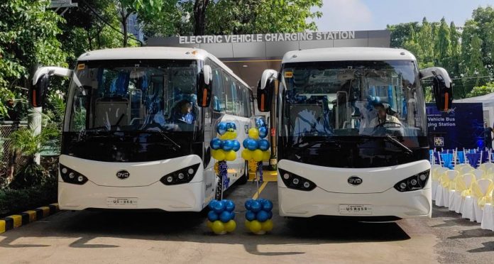 The Department of Energy (DOE) inaugurates two units of battery electric vehicle (EV) buses and EV Fast Charging Station at the DOE head office in Taguig City. This initiative of the DOE-Energy Utilization Management Bureau aims to promote cleaner transportation options. DOE PHOTO