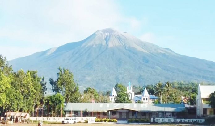 Flights over Kanlaon volcano in Negros island are prohibited up to 9 a.m. today. SCREENGRABBED FROM CHOY LANDO PHOTOGRAPHY FB PAGE