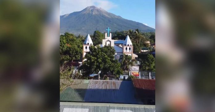 The Philippine Institute of Volcanology and Seismology observed at least three volcanic earthquakes at the Kanlaon Volcano on Friday, June 9, with the volcano's edifice inflated. SCREENGRABBED FROM CHOY LANDO PHOTOGRAPHY FB PAGE