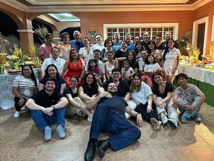 Sylvia Sanchez, mother of Arjo Atayde, is one proud mom as she uploaded some photos taken during the pamamanhikan of the Ataydes at the home of bride-to-be Maine Mendoza.