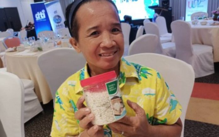 Lorlie Noblezada, the owner of the De Paul Artisanal Salt Manufacturing based in Barangay Mambatad, Miag-ao, Iloilo is trying to revive their traditional industry that dates back to 1823. In an interview on Monday, June 12, she said the product has a huge potential because it is a necessity. PNA PHOTO BY PGLENA